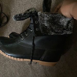 black and fur ankle height duck boots